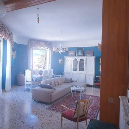 Vibe Spoleto, Stazione A 150 Mt, Parcheggio Gratuito 게스트하우스