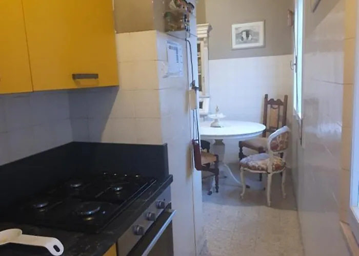 Vibe Spoleto, Stazione A 150 Mt, Parcheggio Gratuito 게스트하우스